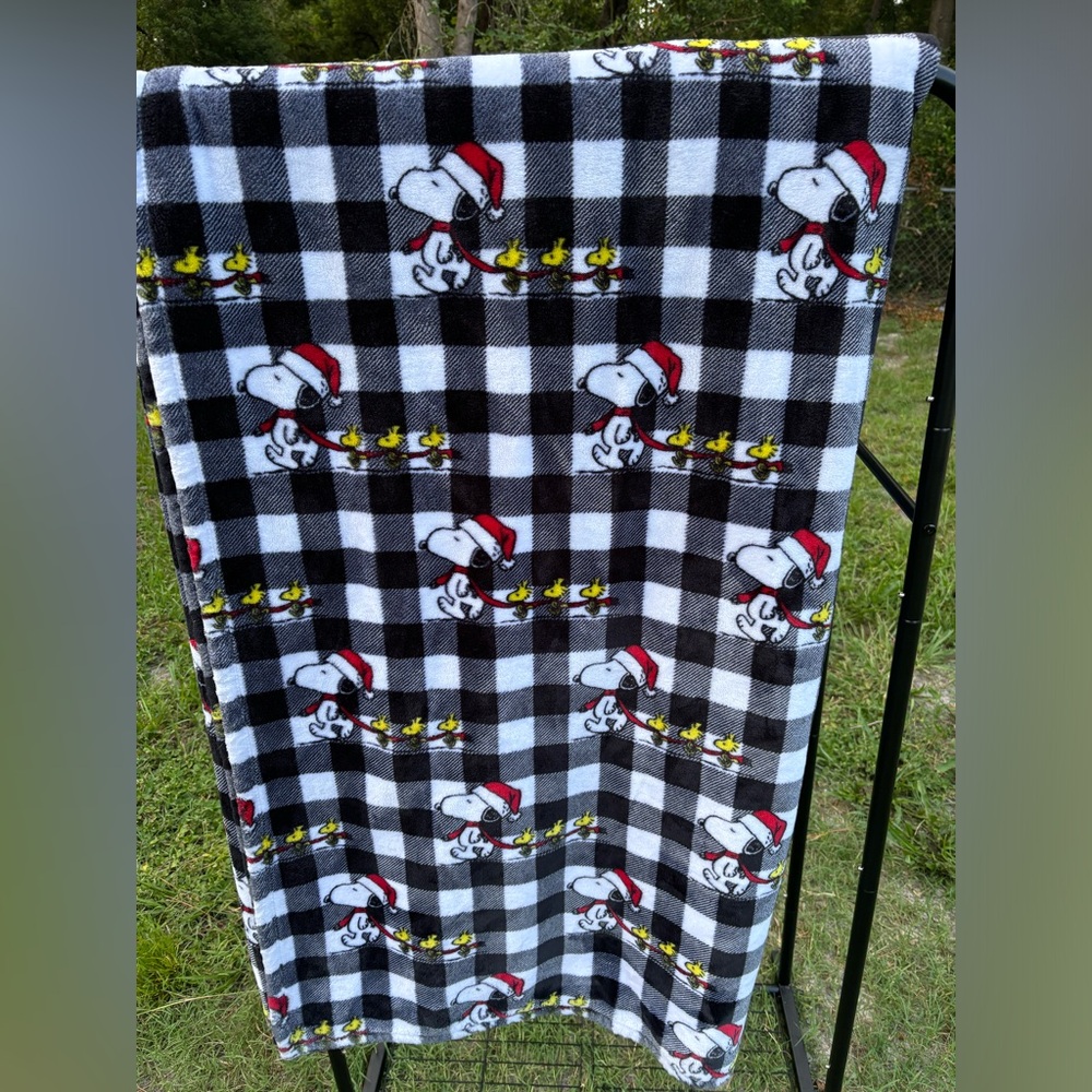 Peanuts Black & White Plaid Holiday Snoopy Throw Blanket with Red Accents